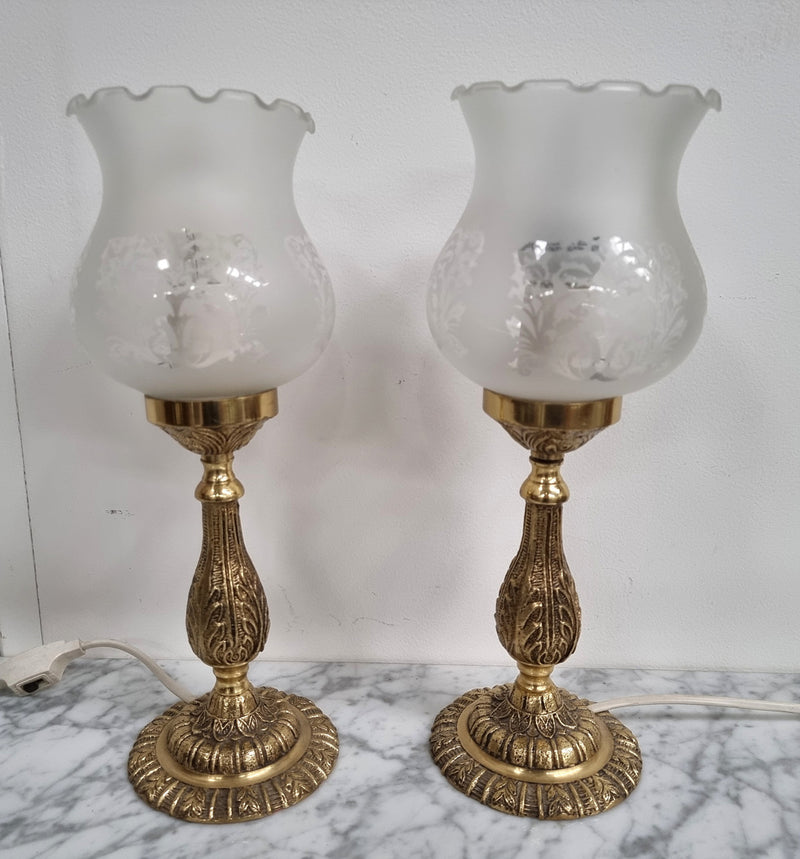 Lovely Vintage pair of etched glass table lamps in good working order.