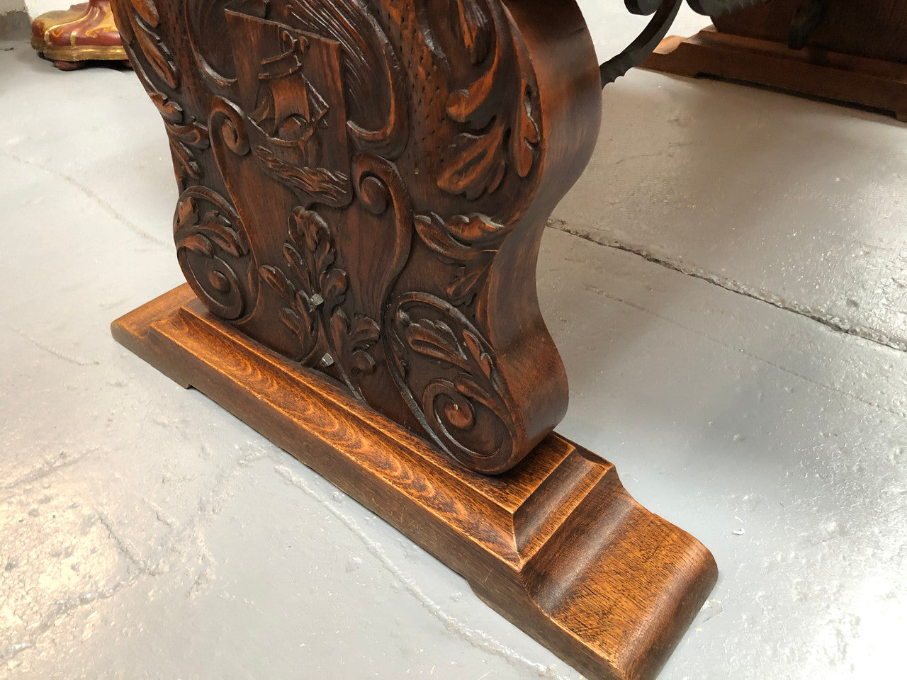 A beautiful French oak, Spanish style parquetry top extension table, with amazing carving and lovely details in very good condition.