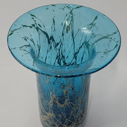 Stunning signed "Mdina" Maltese art glass vase. Beauitufl colours and in good original condition with no chips or cracks. Please view photos as they help form part of the description.
