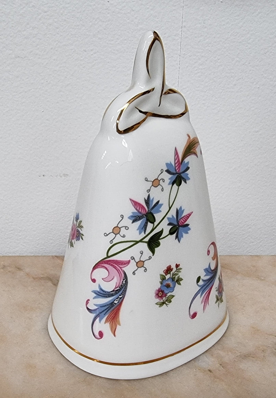 “Royal Tara” Ireland China decorated bell. It is in good original condition, please view photos as they help form part of the description.