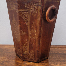 Vintage Italian tooled leather waste bin. It has been sourced locally and is in good original detailed condition. Please view photos as they help form part of the description.