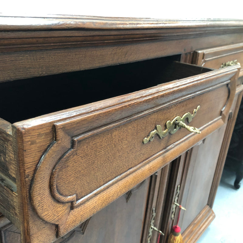Lovely Antique late 18th century sideboard