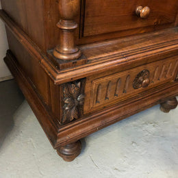 Henry II style Walnut inset marble top single bedside. Plenty of storage space with 4 drawers and a small cupboard space. In good original detailed condition.
