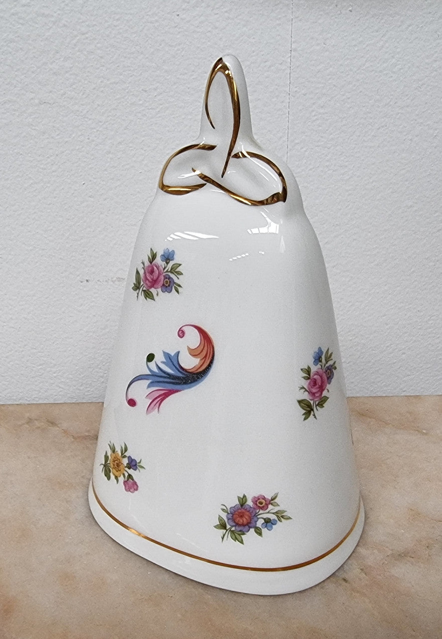 “Royal Tara” Ireland China decorated bell. It is in good original condition, please view photos as they help form part of the description.