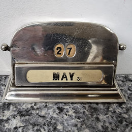 Art Deco Sterling Silver Birmingham working calendar . In good condition please view photos as they help form part of the description.

Australia Wide Delivery

We can arrange delivery to Melbourne, Hobart, Launceston, Sydney, Adelaide, Perth, Canberra, Brisbane, and regional centres.