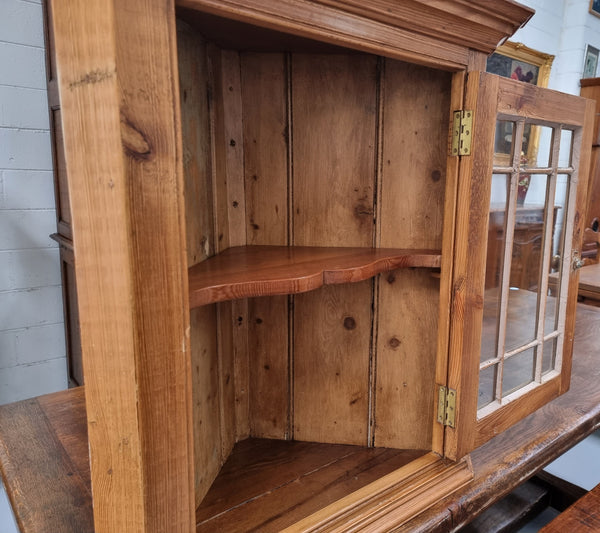 Vintage Victorian style pine corner cabinet with 2 shelves for display in good original condition.