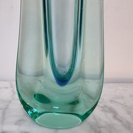 Beautiful green Murano style glass vase, it is in good original condition with no chips or cracks. Please view photos as they help form part of the description.