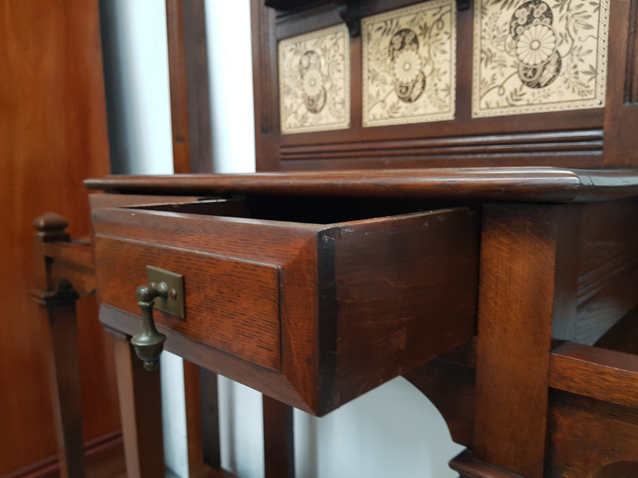 Beautiful English Edwardian Tiled Back Hall Stand