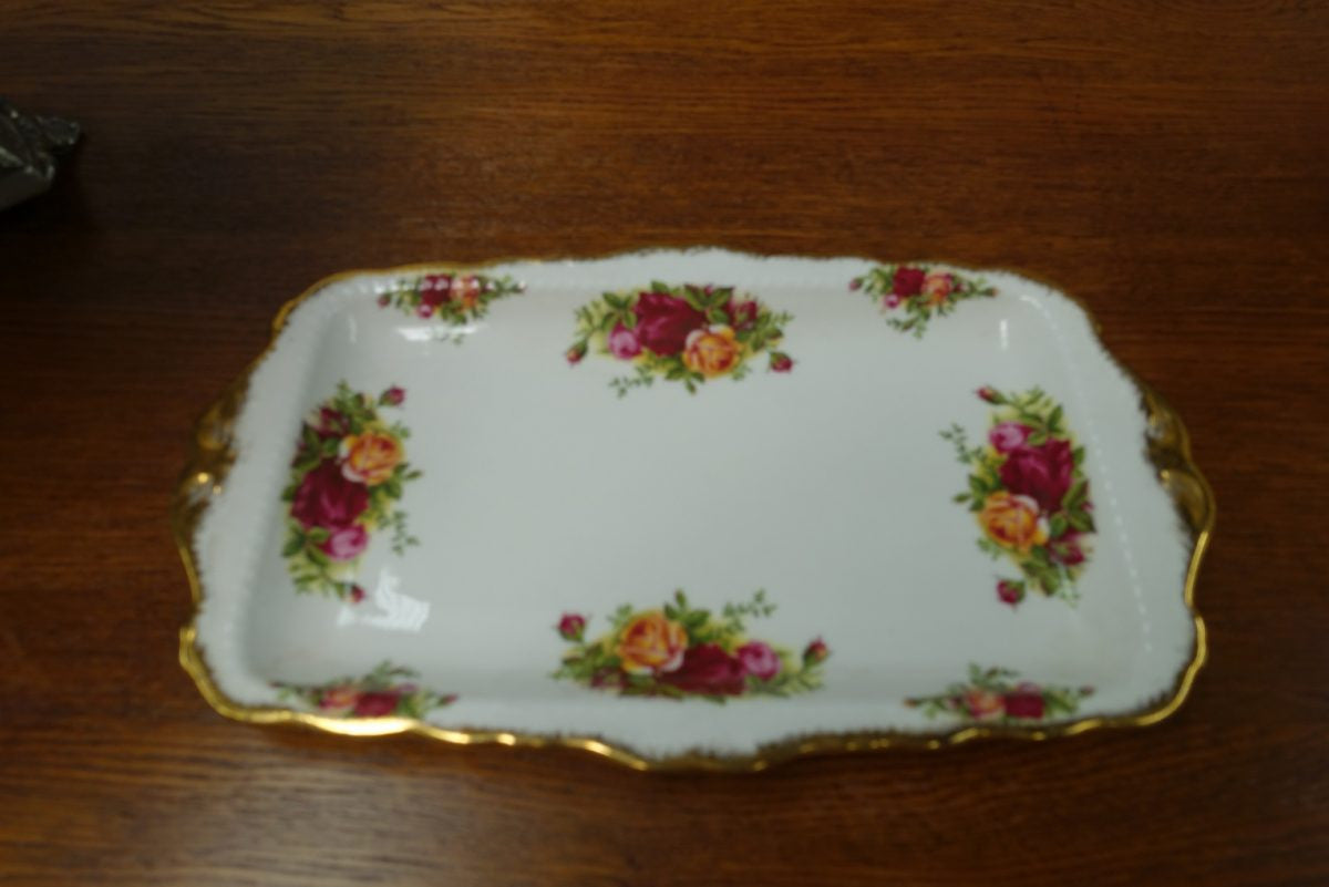 Royal Albert Old Country Roses Pattern Sandwich Platter | Antique & Vintage | Moonee Ponds Antiques | Australia Wide Delivery
