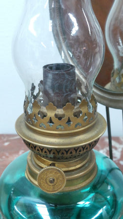Victorian Kerosene Lamp | Antique & Vintage | Moonee Ponds Antiques | Australia Wide Delivery