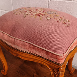 Beautiful French provincial stool with lovely floral tapestry. In used condition. Please see photos as they form part of the description.
