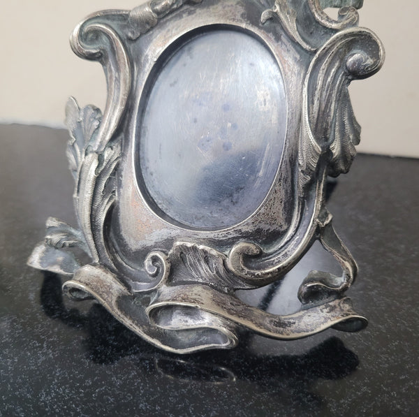 Stunning Late Victorian Art Nouveau picture frame. It is in good original condition, please view photos as they help form part of the description.