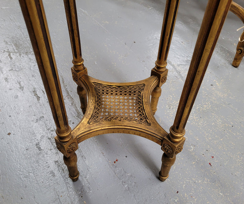 Late 19th Century French Louis XVI style round marble top side table/ lamp table. It is in good original detailed condition and has been sourced from France.