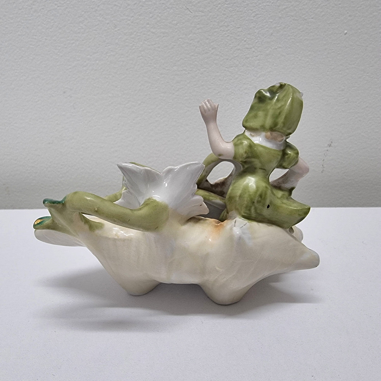 Charming Art Nouveau figural group. It has been sourced locally and is in good original condition. Please see pictures to form part of the description.