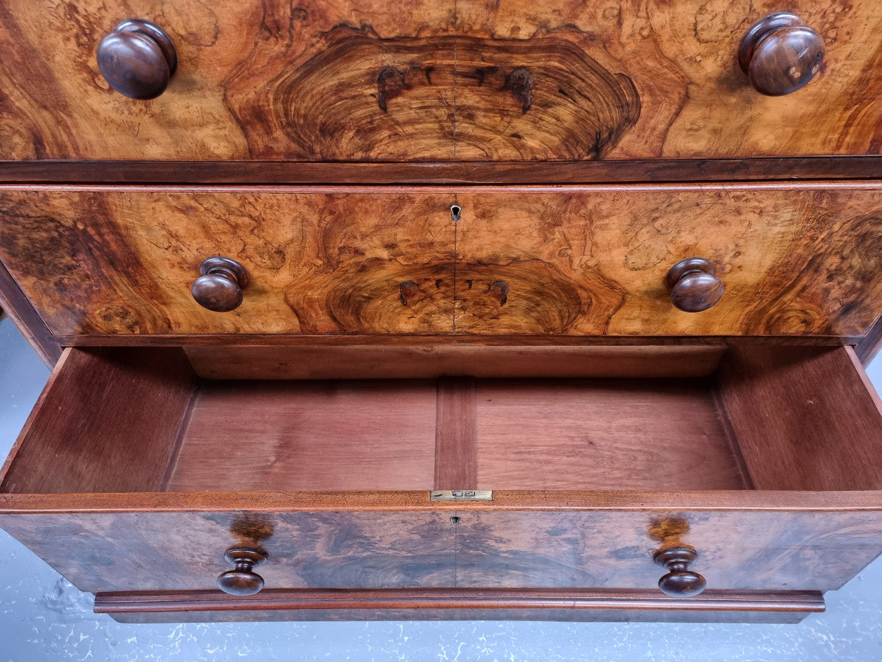 Fabulous Antique Walnut and Oyster veneer chest of five drawers in good original condition.