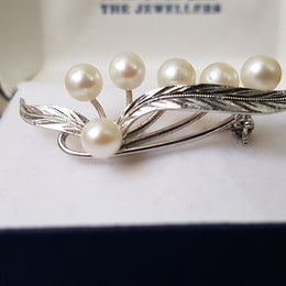 Vintage Pearl Brooch
