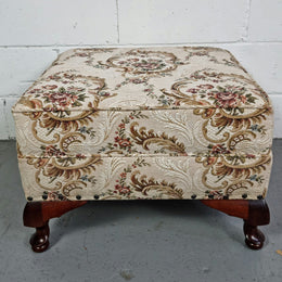 Vintage square Mahogany Tapestry foot stool. It is in good original used condition and can be used as is or be reupholstered.