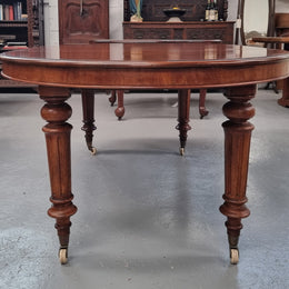 Amazing Victorian round Mahogany extension table. It comes with one extension leaf which can be added to the center of table when required. Sourced Locally and in good original detailed condition.