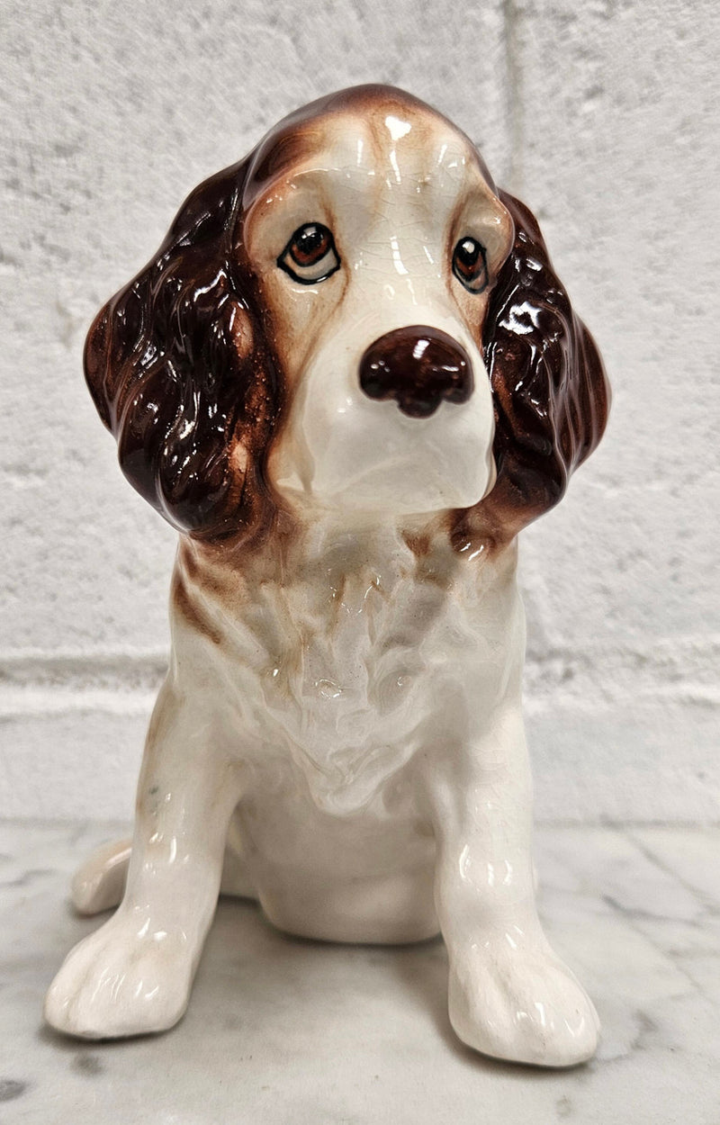 Vintage Sylvac England Pottery, Cocker Spaniel, Model 18 with a Gloss finish. Appealing expression. Please see photos as they form part of the description.