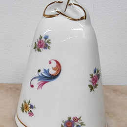 “Royal Tara” Ireland China decorated bell. It is in good original condition, please view photos as they help form part of the description.