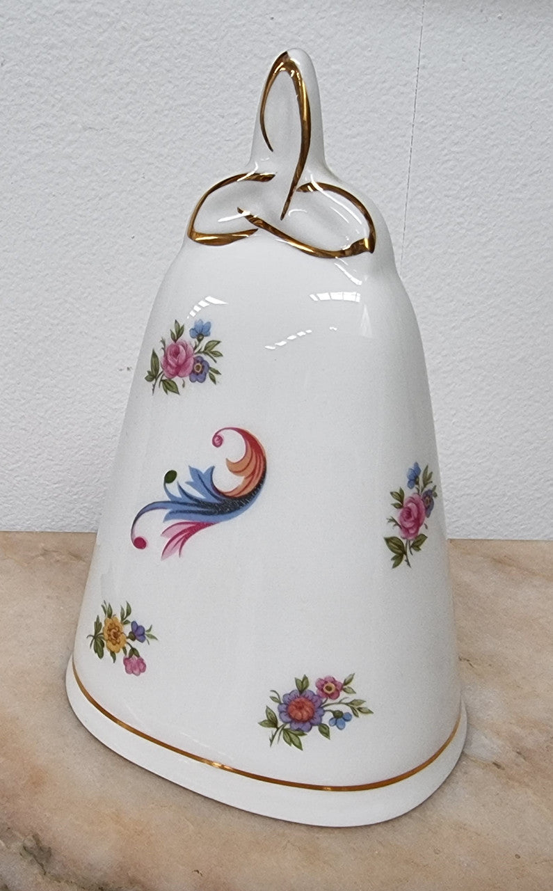 “Royal Tara” Ireland China decorated bell. It is in good original condition, please view photos as they help form part of the description.