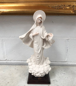 Vintage Giuseppe Armani “Madonna of Medjugorje” Figurine | Antique & Vintage | Moonee Ponds Antiques | Australia Wide Delivery