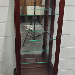 Vintage Mahogany petite display cabinet with three solid glass shelves. Ideal for a small area and is in good original detailed condition.
