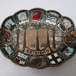 Vintage souvenir enamel bowl "Trinidad". It is in good original condition and has been sourced locally. Please view photos as they help form part of the description.