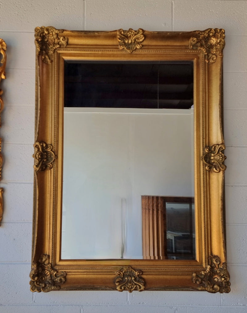 Vintage decorative gilt bevelled mirror. In good original detailed condition.