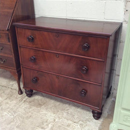 Georgian Flame Mahogany Chest Of Drawers