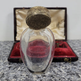 Rare Antique rock crystal and silver gilt perfume bottle in its original case by Thomas Diller of London. It is in good original condition, please view photos as they help form part of the description.