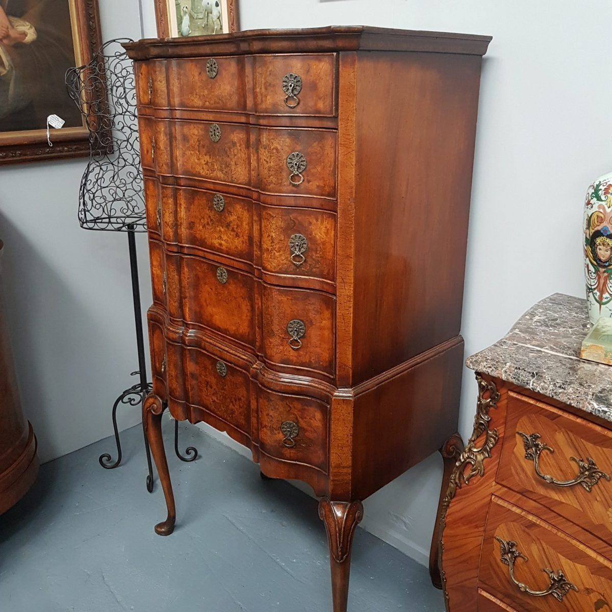 Georgian Serpentine Chest Of Drawers