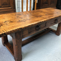 Fabulous small French oak coffee table, with two drawers and lovely character in good condition.