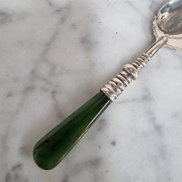Very pretty Birmingham silver and Jade spoon that is in good original condition condition, please view photos as they help form part of the description.