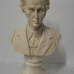 Vintage resin bust of "Chopin". It is in good original condition, please view photos as they help form part of the description.