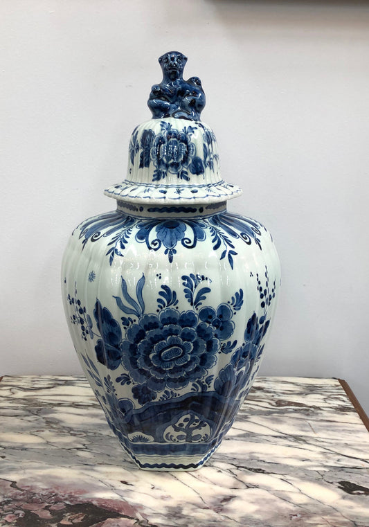 Stunning Dutch Delftware lidded vase