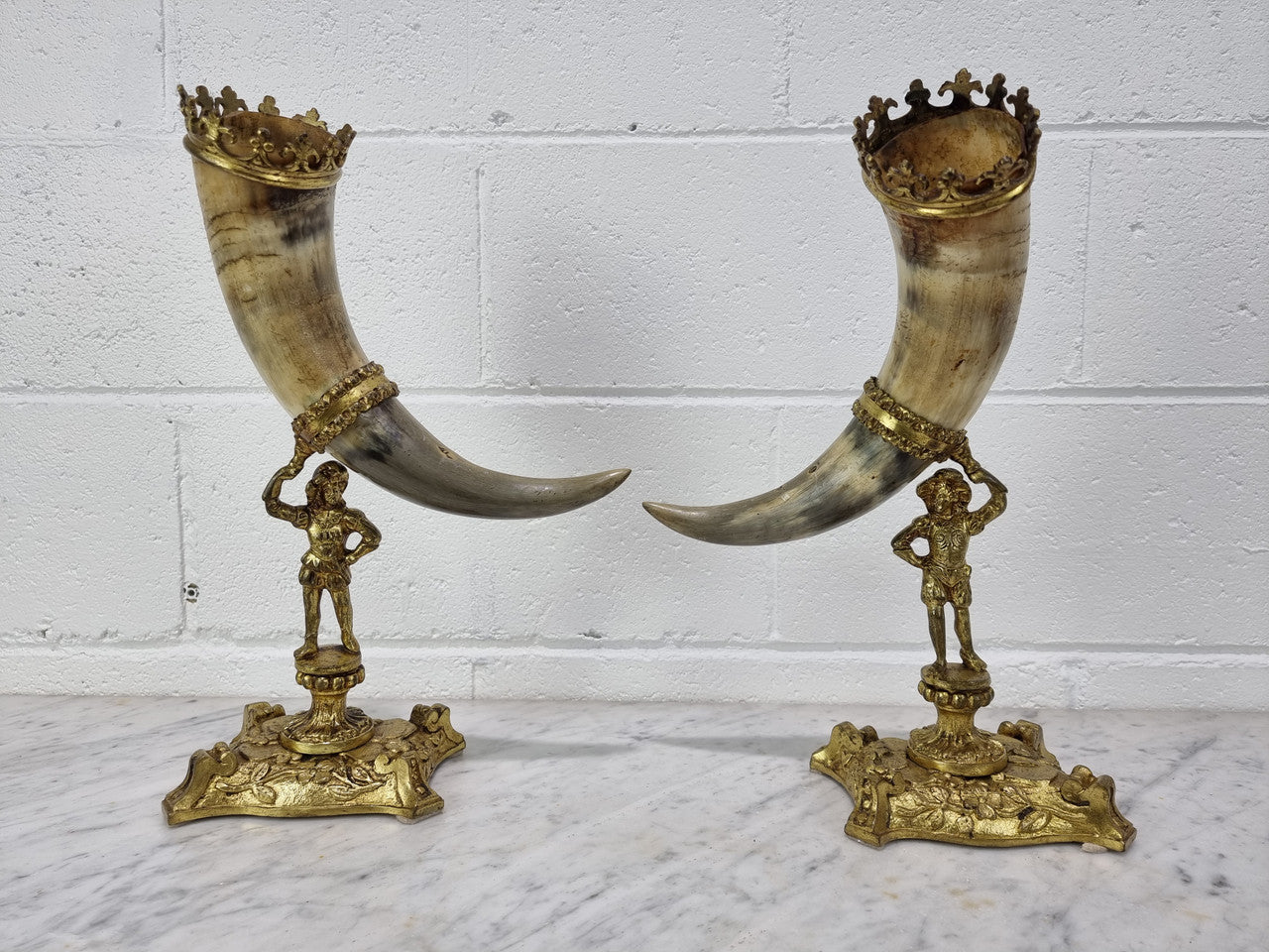 Pair of 19th century French gilt metal and horn mantle vases. In good condition. Circa 1880.