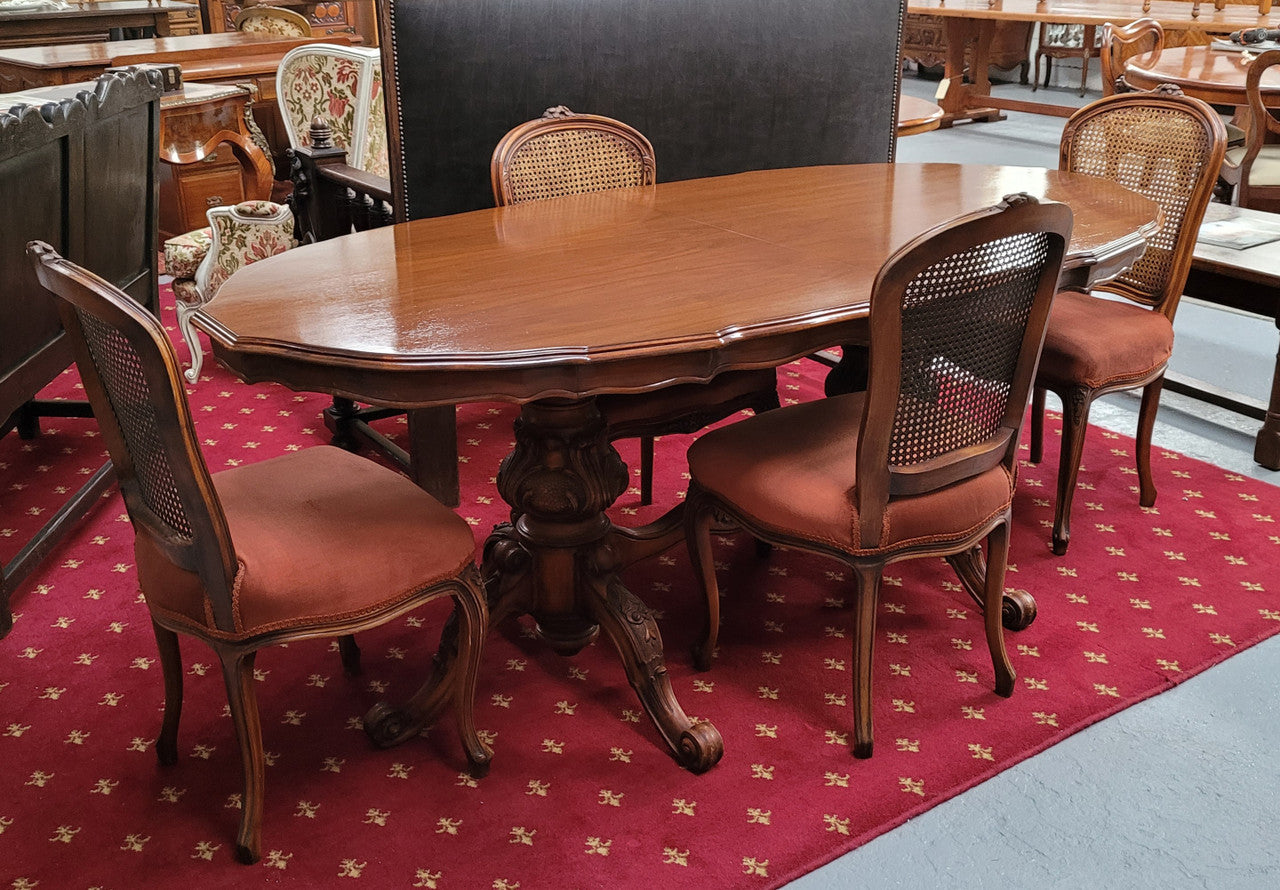 Antique Victorian Style Oval Dining Table