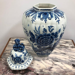 Stunning Dutch Delftware lidded vase