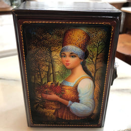 Russian Signed Hand Painted Jewellery Box