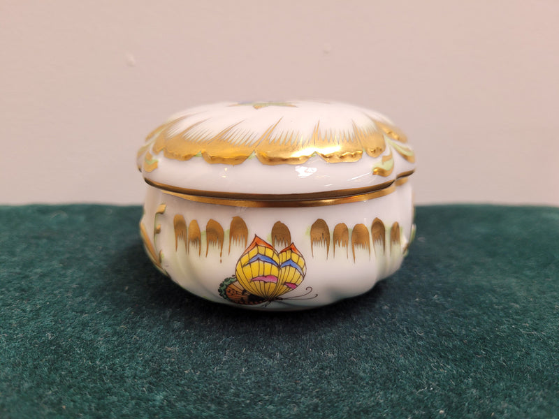 Herend floral small lidded trinket bowl hand painted porcelain. Excellent condition no chips cracks or crazing.  Please see photos.
