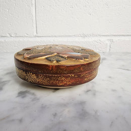 Antique Japanese Satsuma lidded bowl from the Meiji period. Signature Mon to base. In good original condition, please view photos as they help form part of the description.
