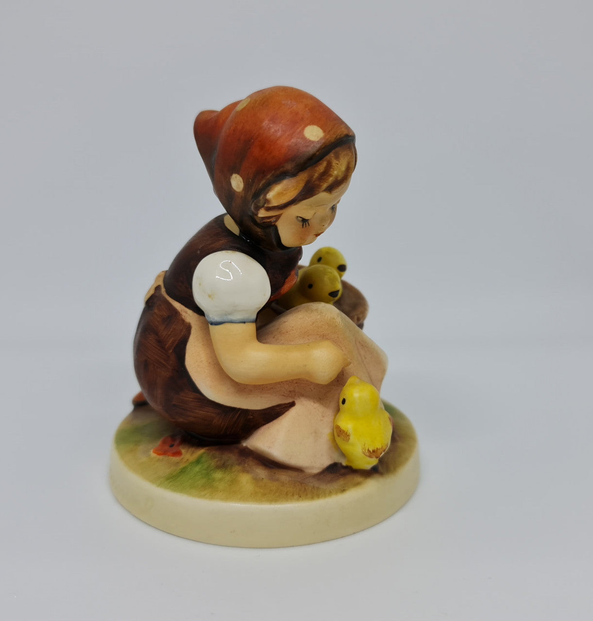 Gorgeous Hummel chick girl figurine, marked 50/7. In great original condition.