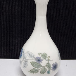 Lovely Wedgwood Clementine bone china vase with a floral design. In good original condition. Please view photos as they help form part of the description.
