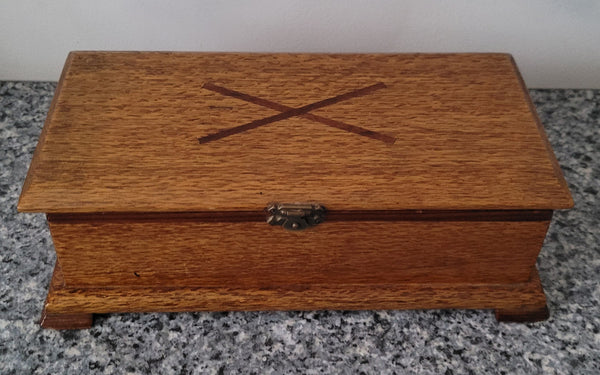 Vintage Silky Oak and Cedar jewellery box with red velvet lining. It is in good original condition, please view photos as they help form part of the description.