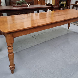 Fabulous Antique Australian Kauri pine farmhouse table that would easily seat 8 to 10 people. in good original detailed condition.