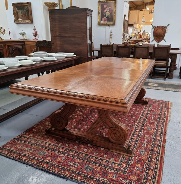 Beautiful Spanish style Oak dining table with a lovely carved border. Sourced in France and in good original detailed condition.