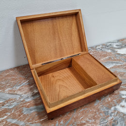 Vintage decorative inlaid mahogany Music Box. In good condition please view photos as they help form part of the description.