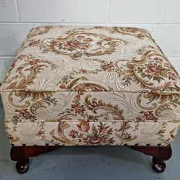 Vintage Mahogany Tapestry square foot stool. It is in good original used condition and can be used as is or be reupholstered.