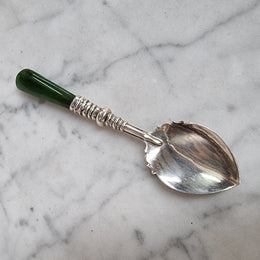 Very pretty Birmingham silver and Jade spoon that is in good original condition condition, please view photos as they help form part of the description.